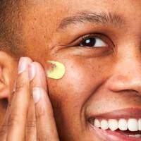 applying retinol cream