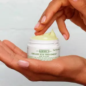 Creamy Eye Treatment with Avocado